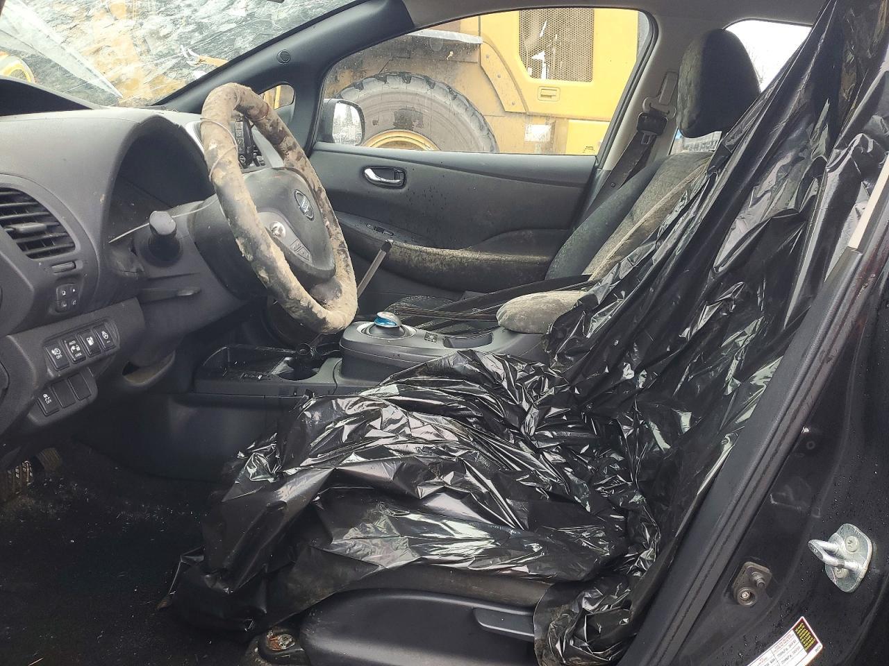 2013 Nissan Leaf S - Image 7