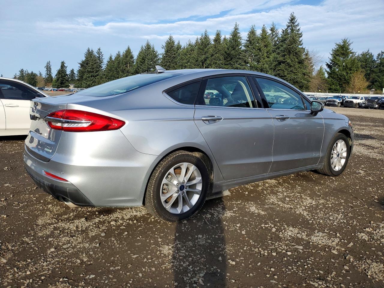 2020 Ford Fusion Se - Image 3