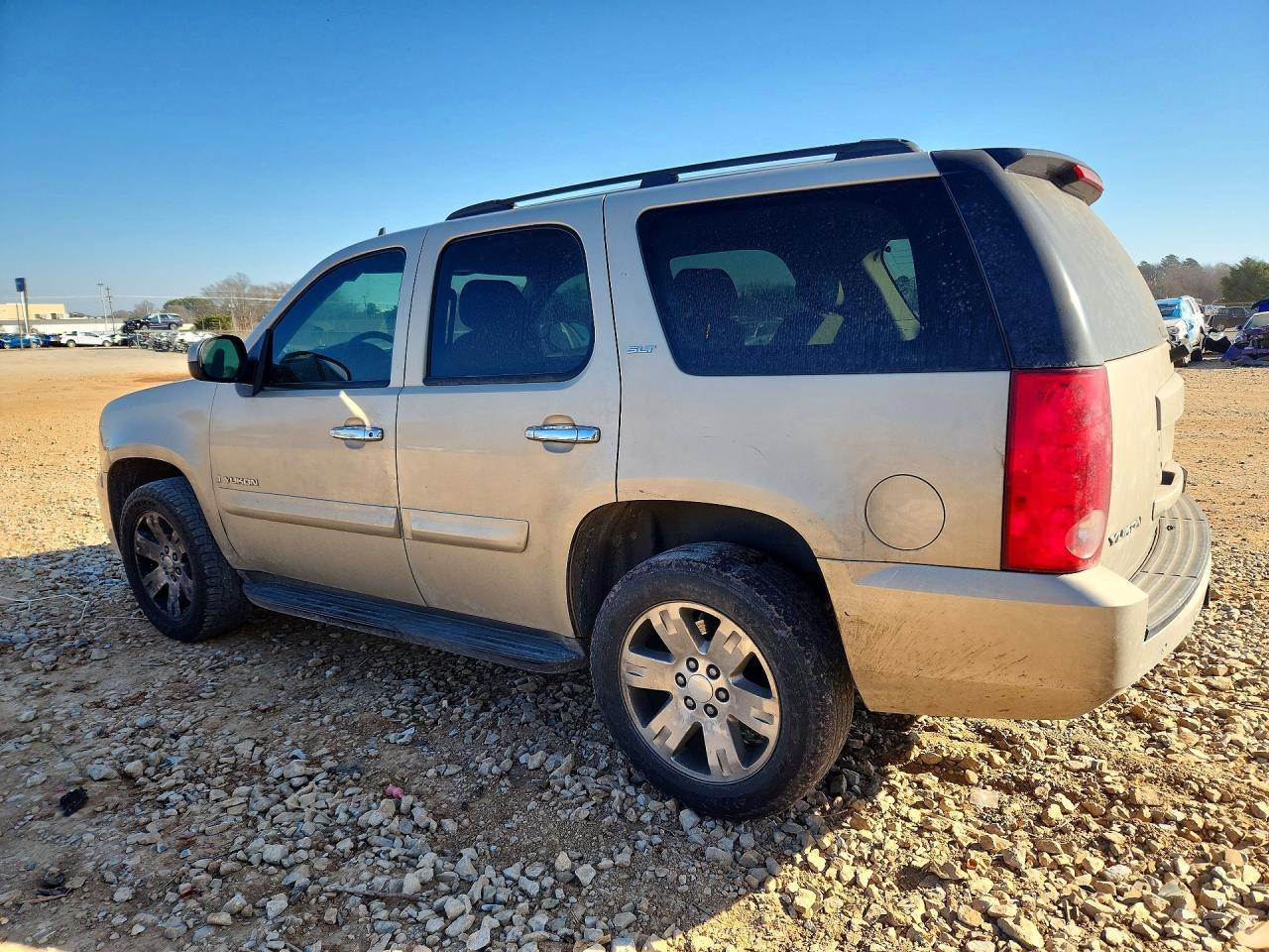 2008 GMC Yukon - Image 2