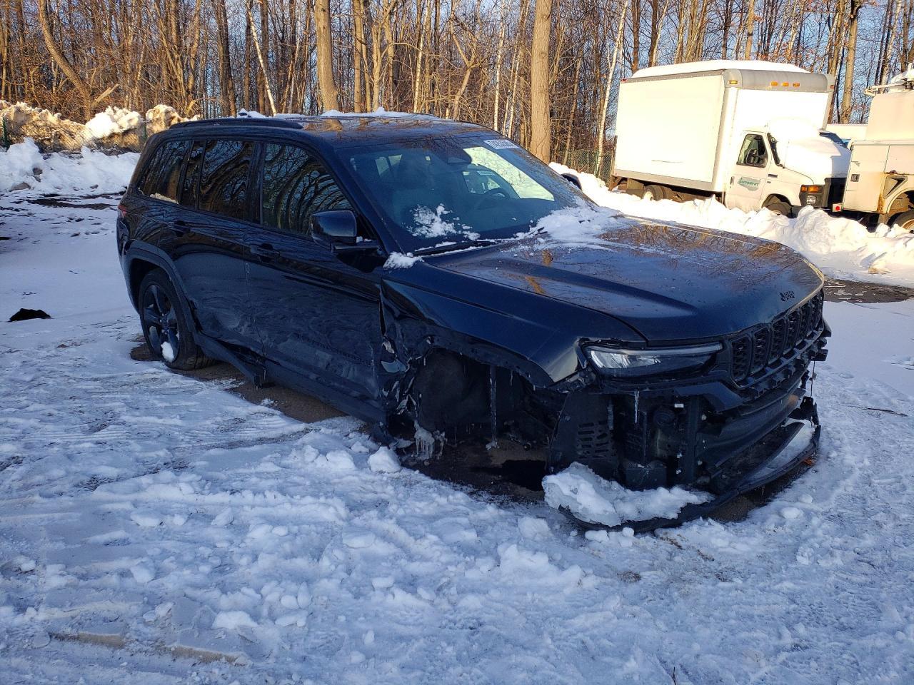 2024 Jeep Grand Cherokee Laredo - Image 4