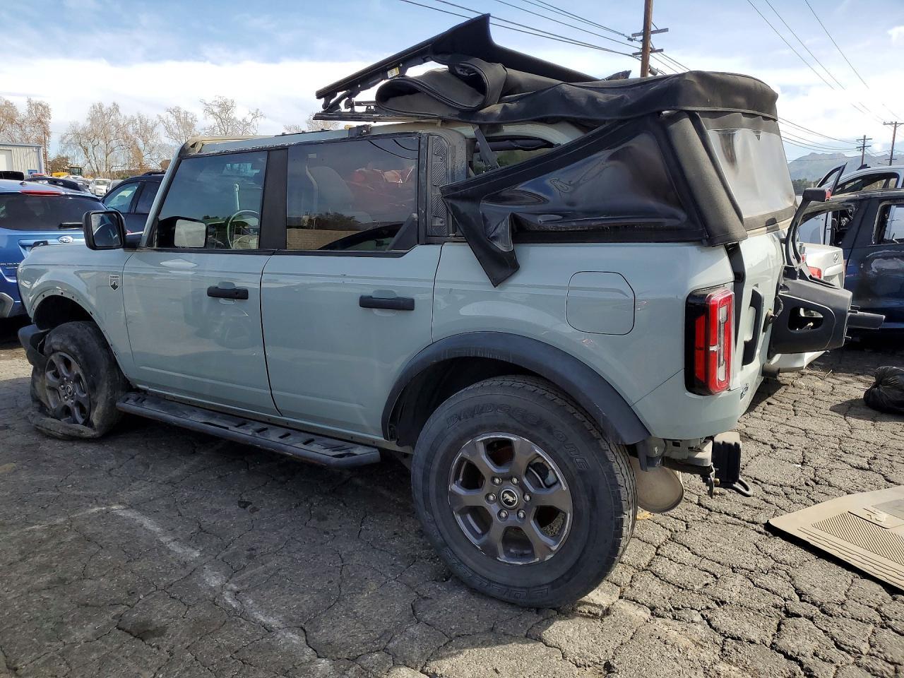 2023 Ford Bronco Base - Фото 2