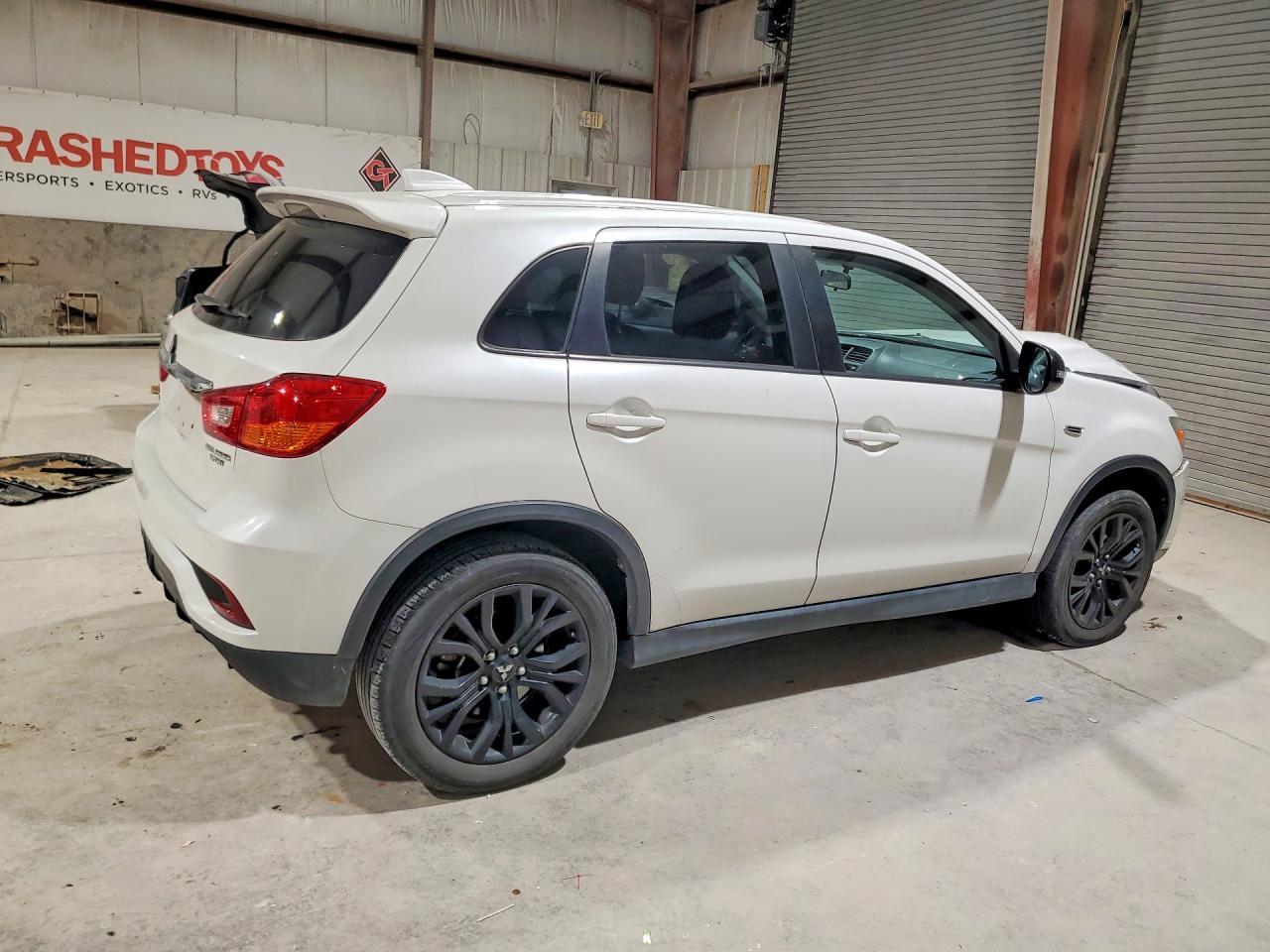 2018 Mitsubishi Outlander Sport Es - Фото 3