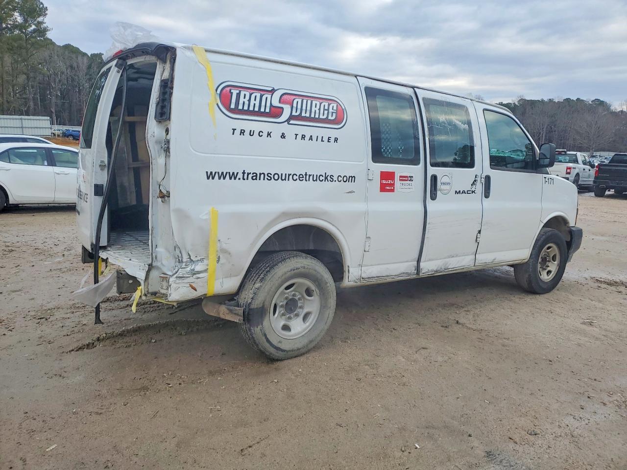 2021 Chevrolet Express G2500 - Фото 3