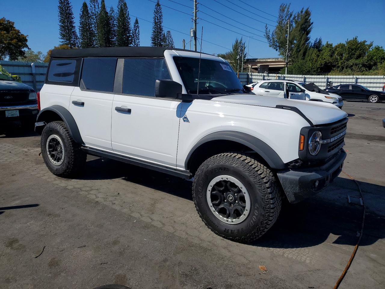2023 Ford Bronco Base - Фото 4