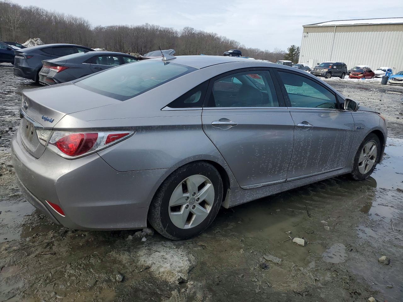 2012 Hyundai Sonata Hybrid Base - Фото 3