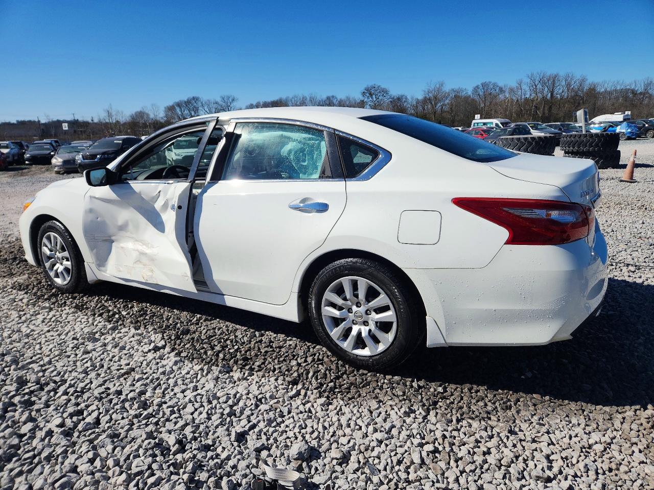 2018 Nissan Altima 2.5 S - Фото 2