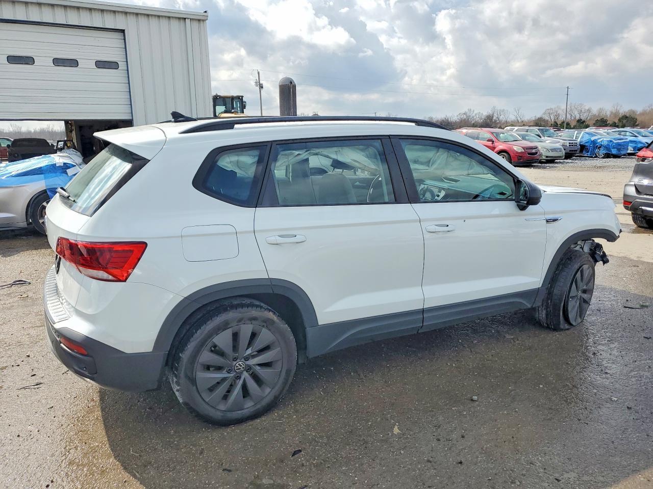 2024 Volkswagen Taos S - Фото 3