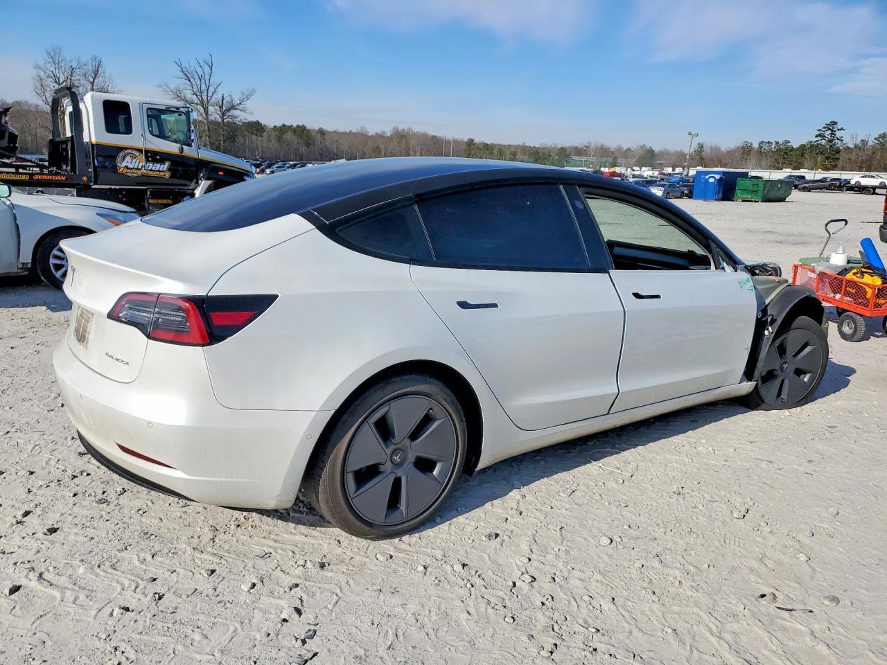 2022 Tesla Model 3 - Фото 3