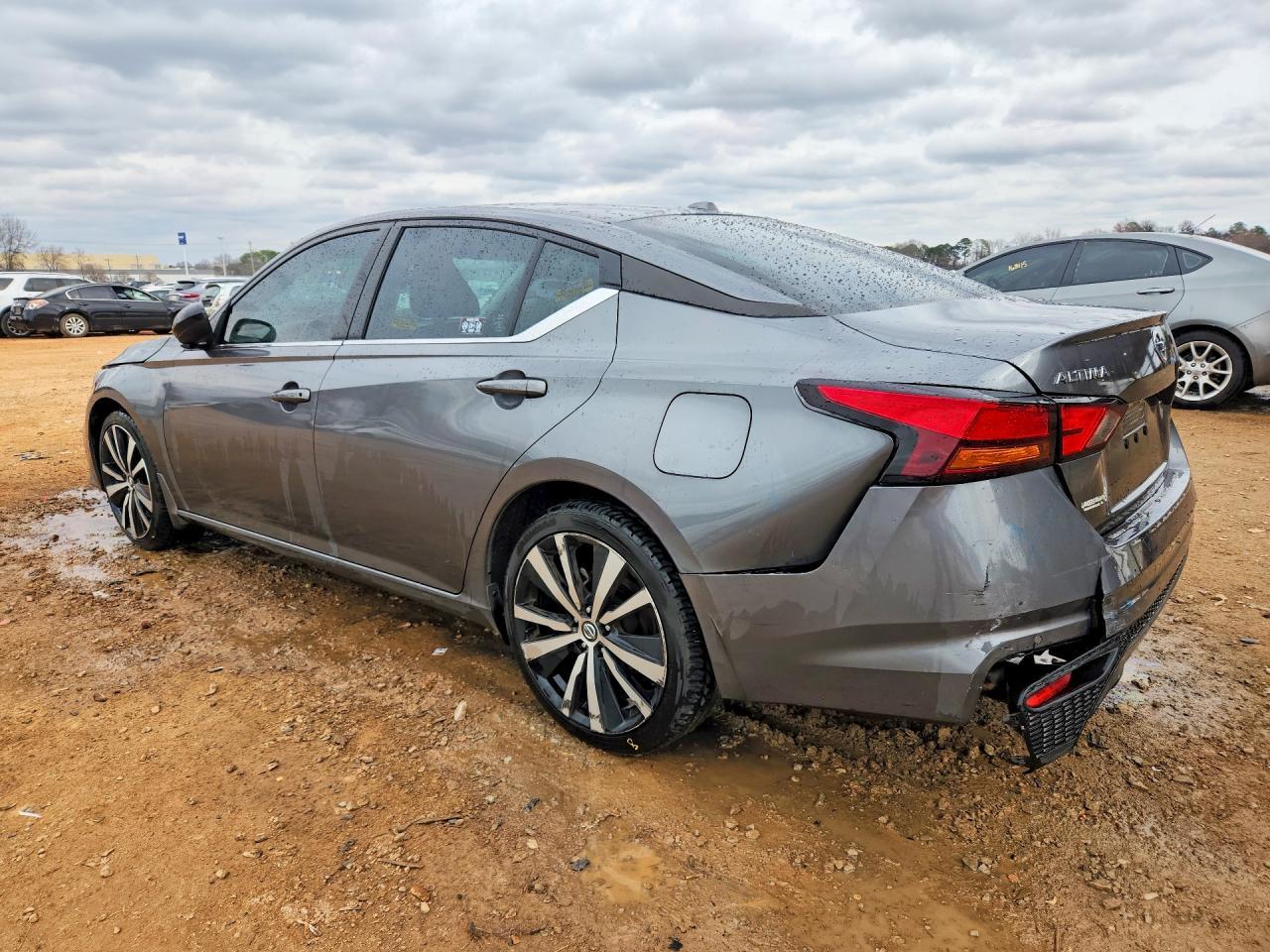 2022 Nissan Altima Sr - Фото 2