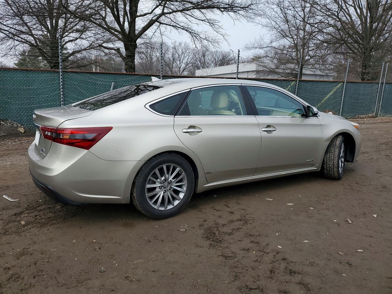 2016 Toyota Avalon Hybrid - Фото 3