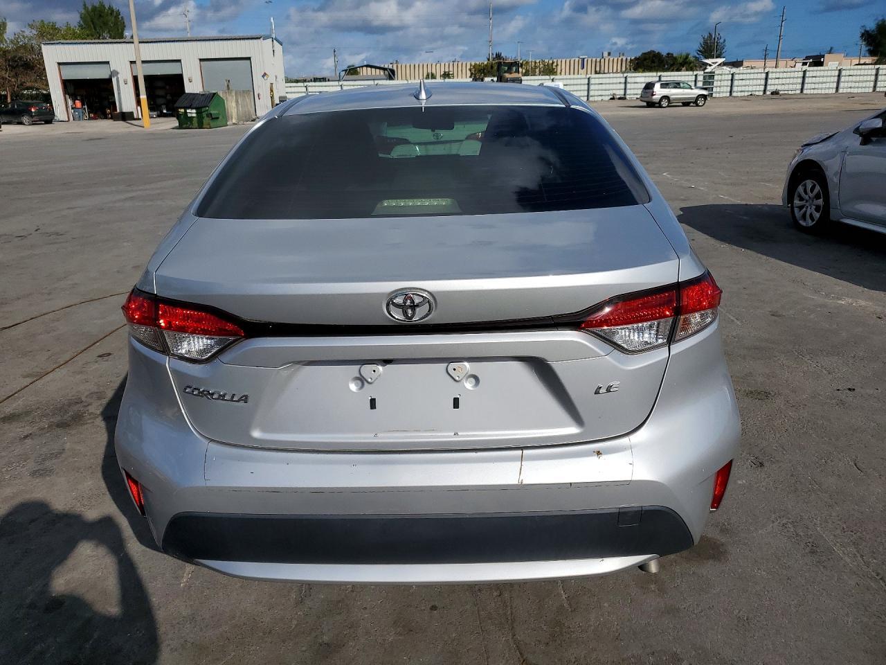 2021 Toyota Corolla Le - Фото 6