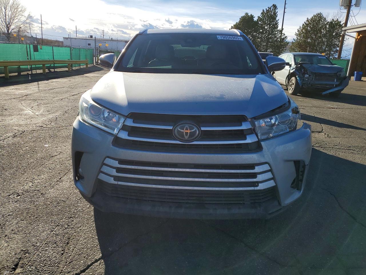 2017 Toyota Highlander Xle - Image 5