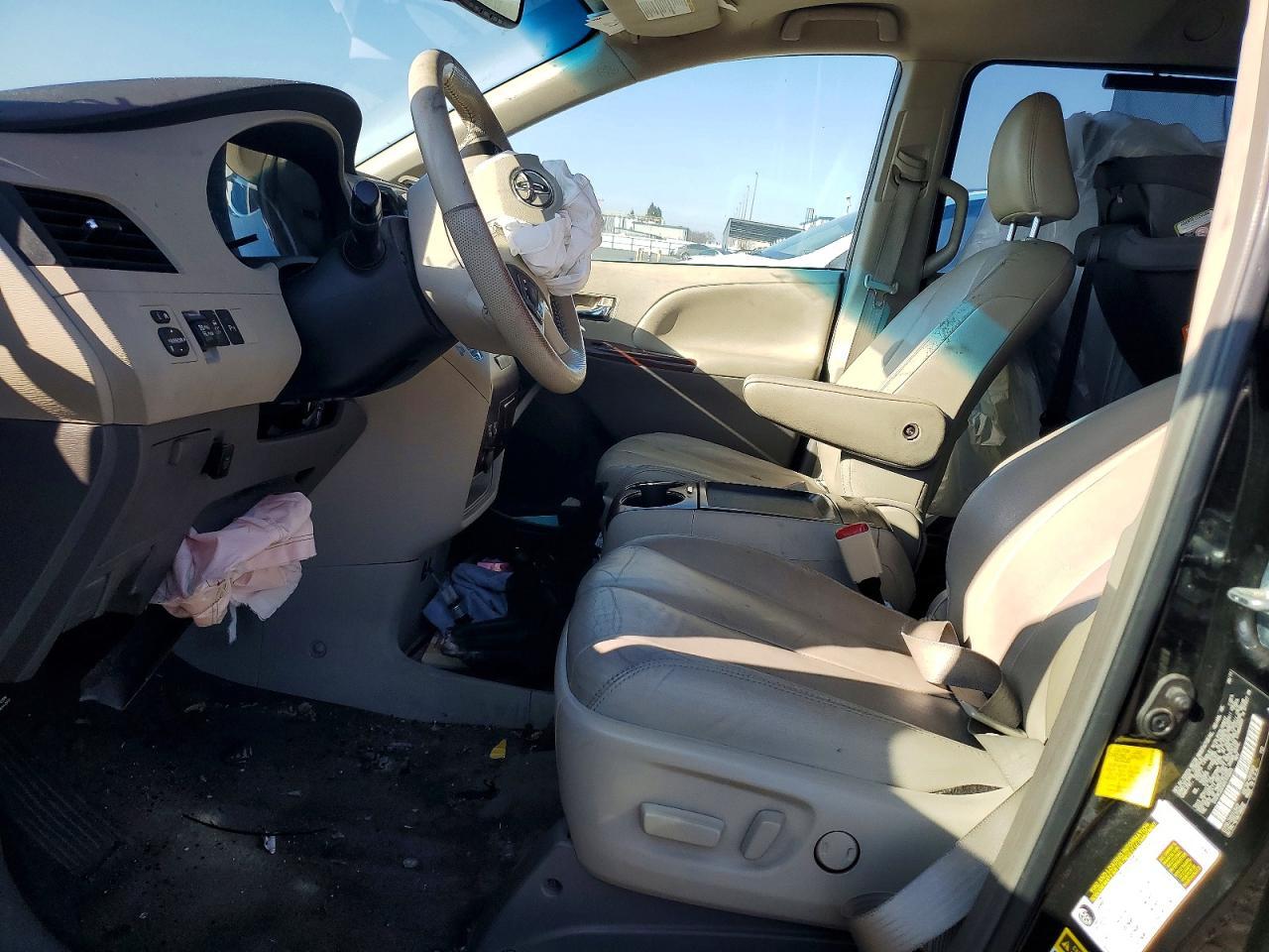 2011 Toyota Sienna Xle - Фото 7
