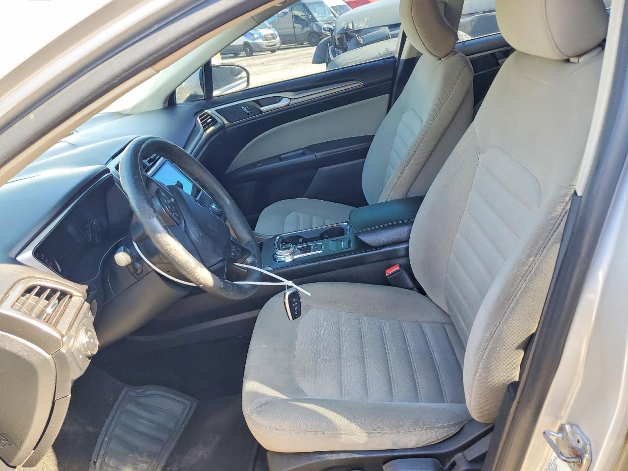 2017 Ford Fusion S - Фото 7