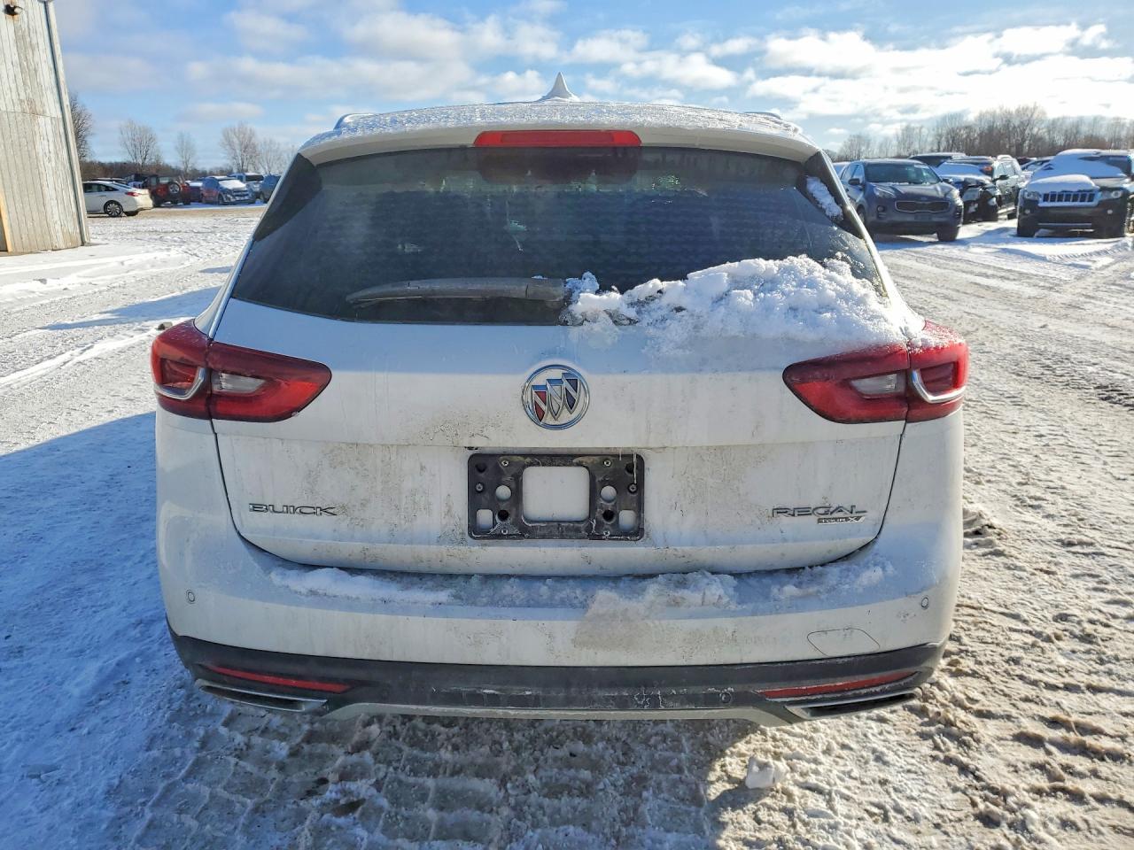 2018 Buick Regal Tourx Essence - Фото 6