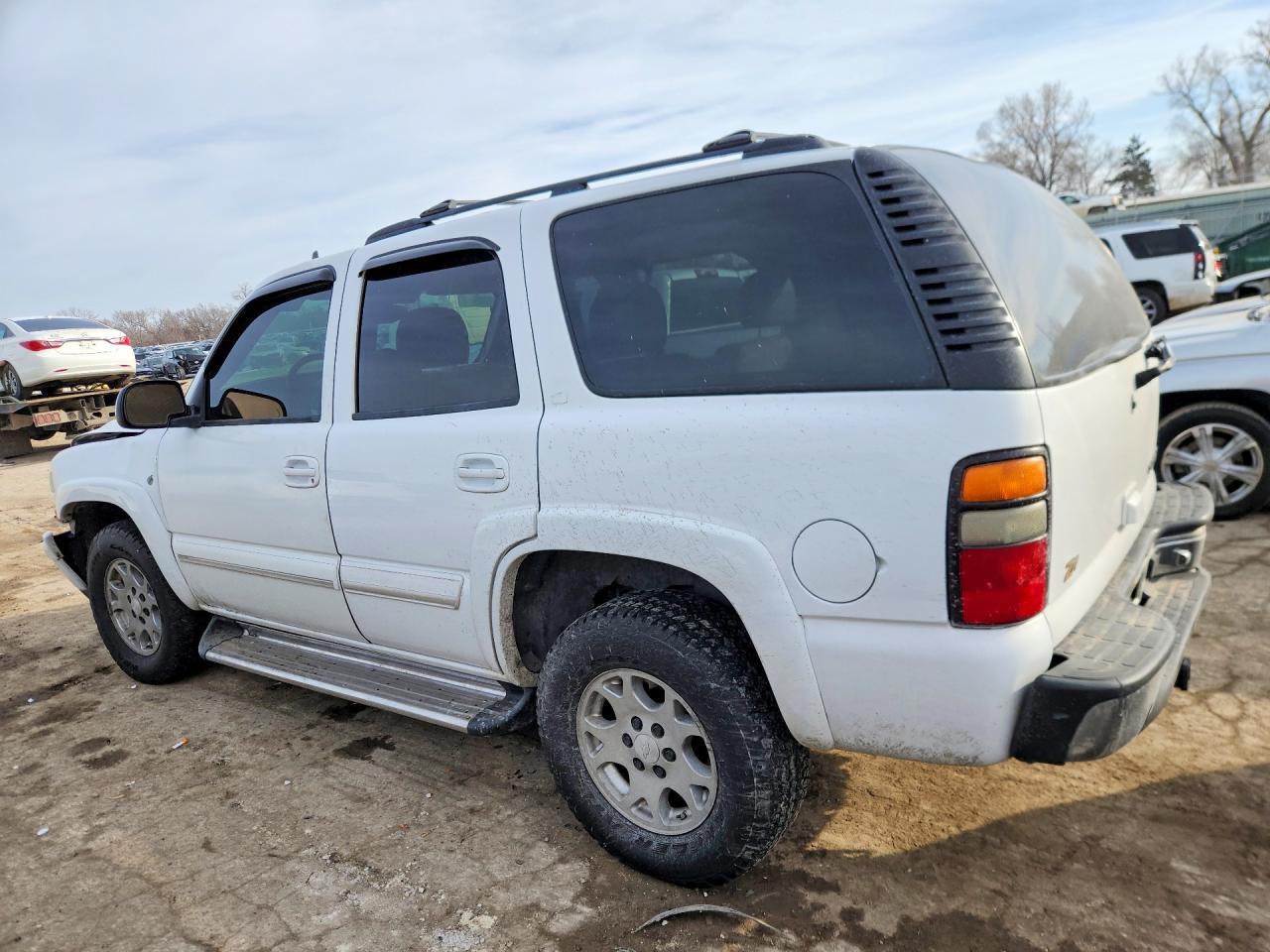 2004 Chevrolet Tahoe K1500 - Image 2