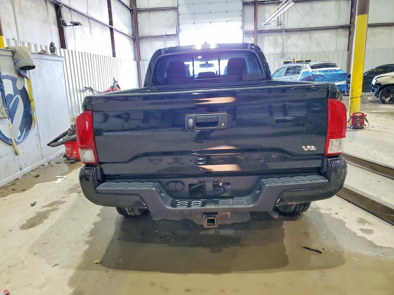 2017 Toyota Tacoma Double Cab - Фото 6