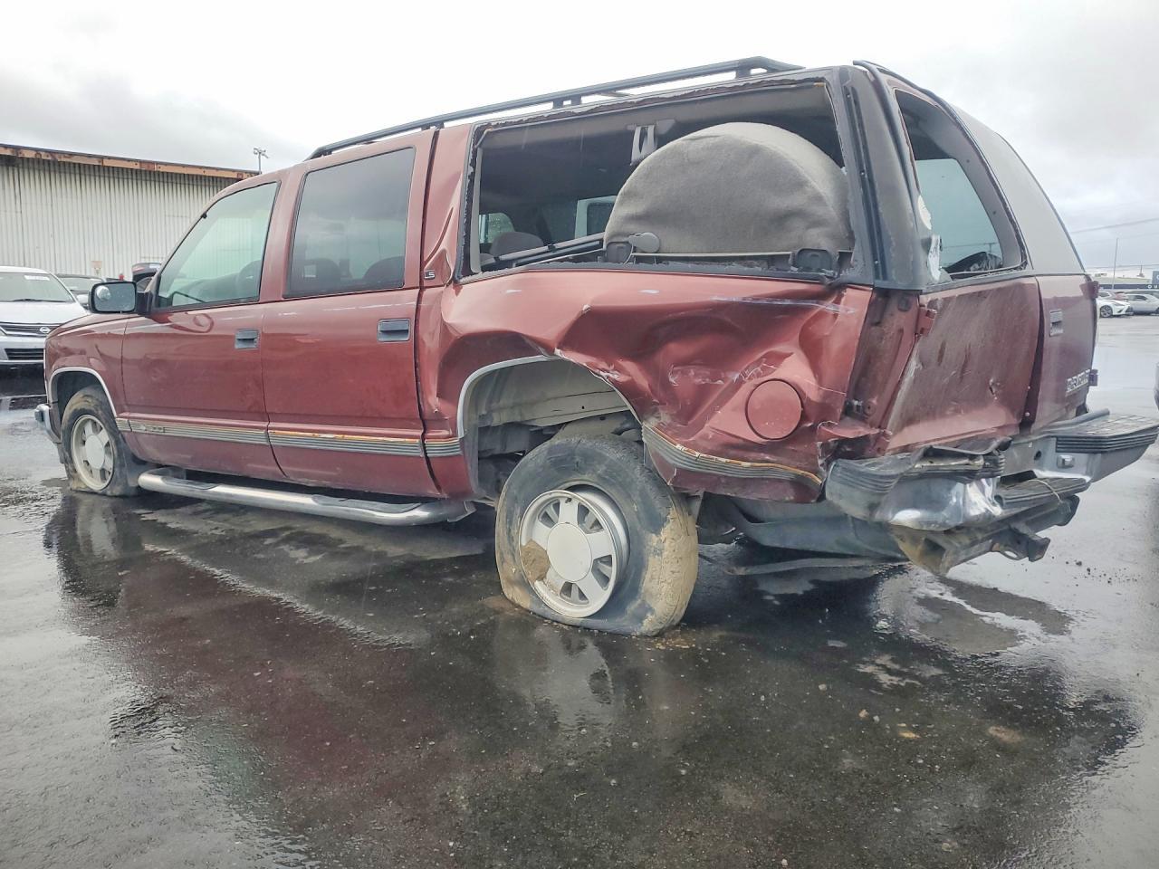 1998 Chevrolet Suburban C1500 - Image 2