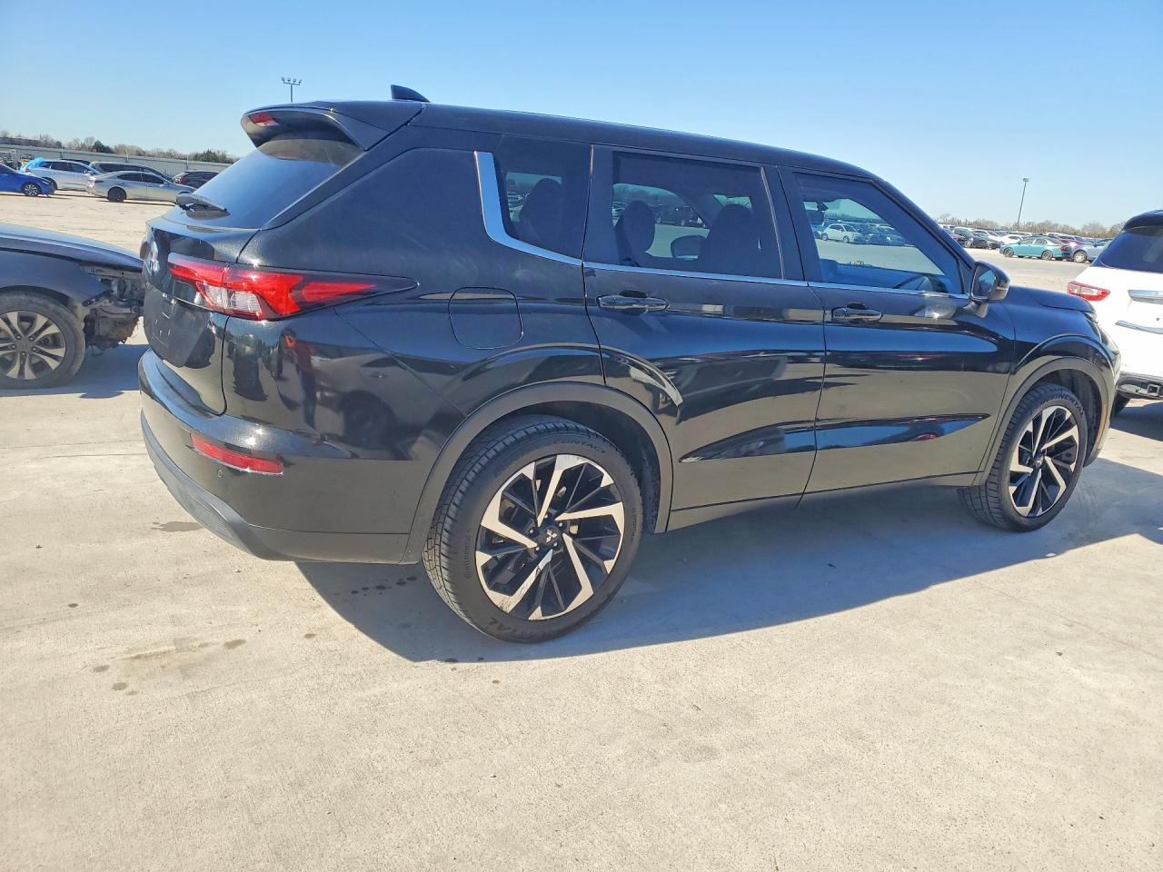 2022 Mitsubishi Outlander Es - Фото 3