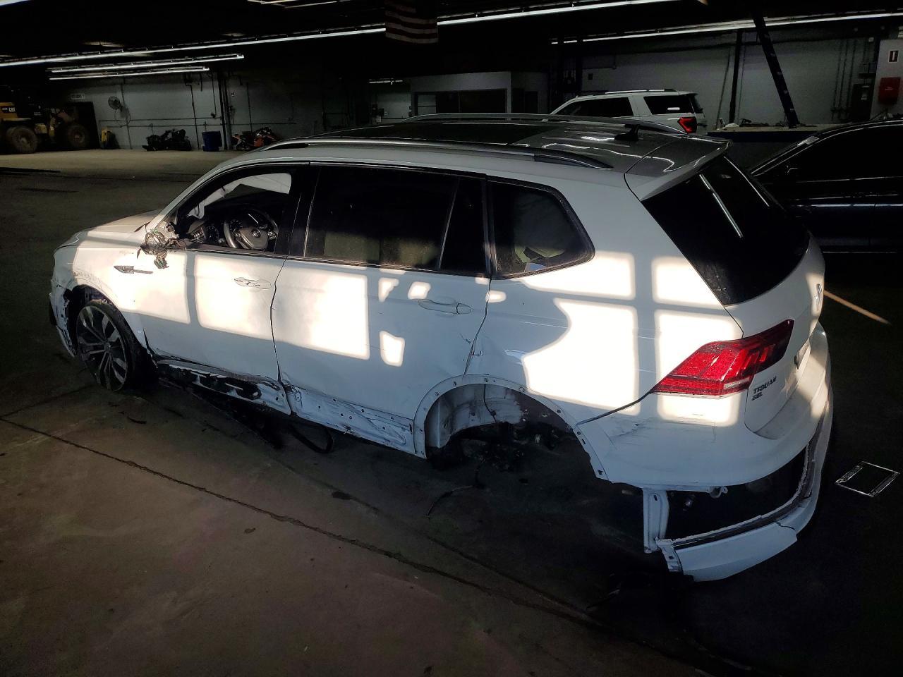 2019 Volkswagen Tiguan Sel Premium - Фото 2