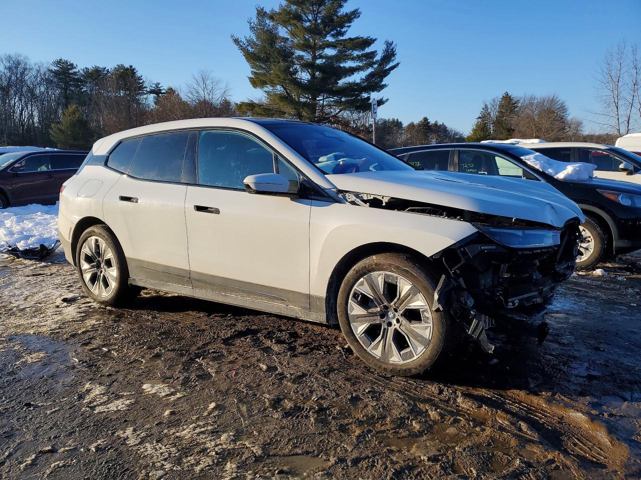 2024 BMW Ix xDrive50 - Фото 4