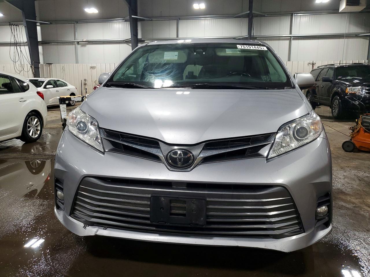 2018 Toyota Sienna Xle - Фото 5