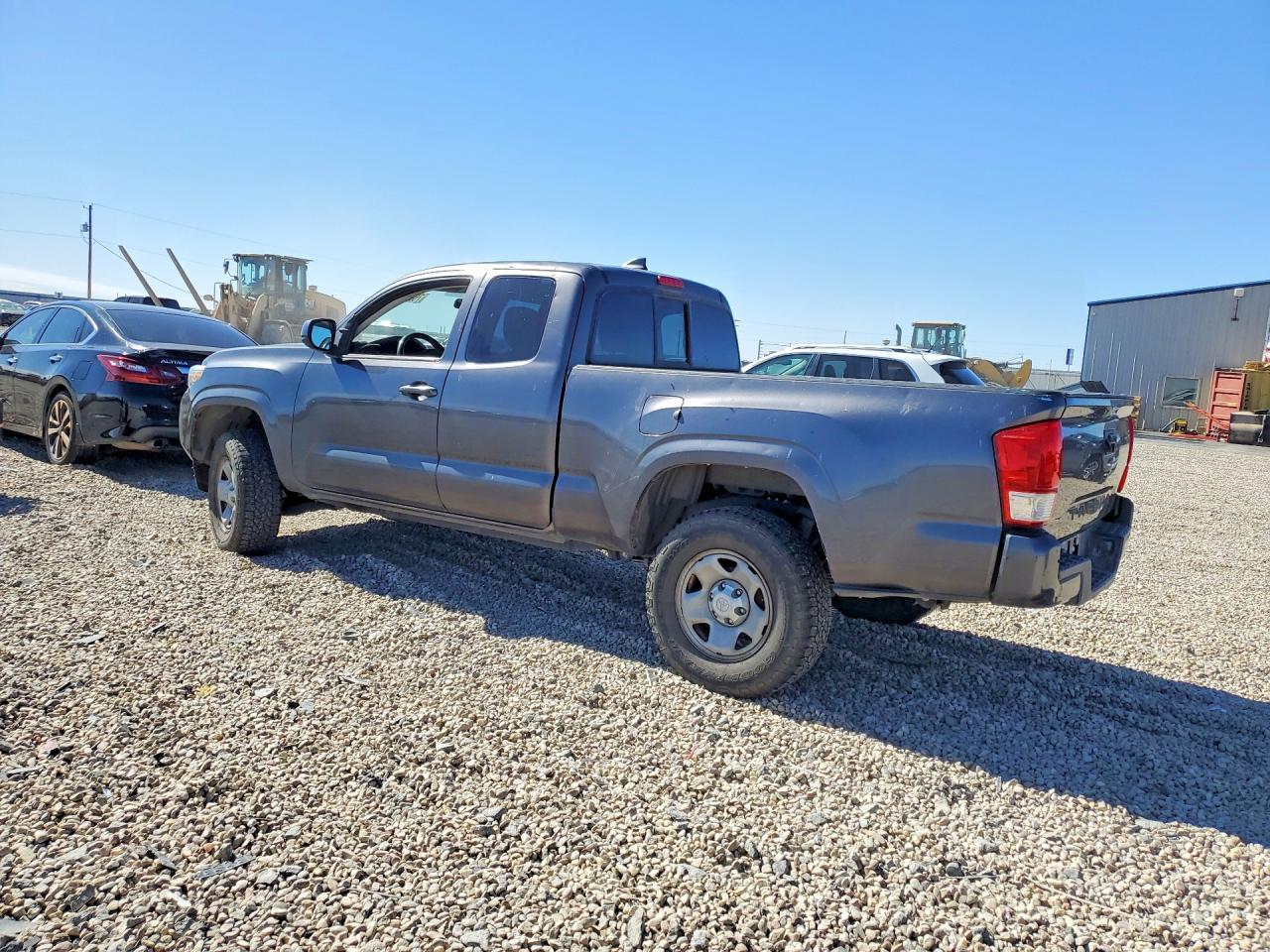 2019 Toyota Tacoma Sr - Фото 2