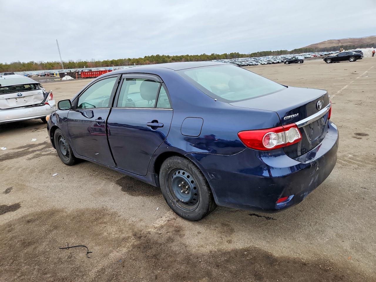 2013 Toyota Corolla Le - Image 2