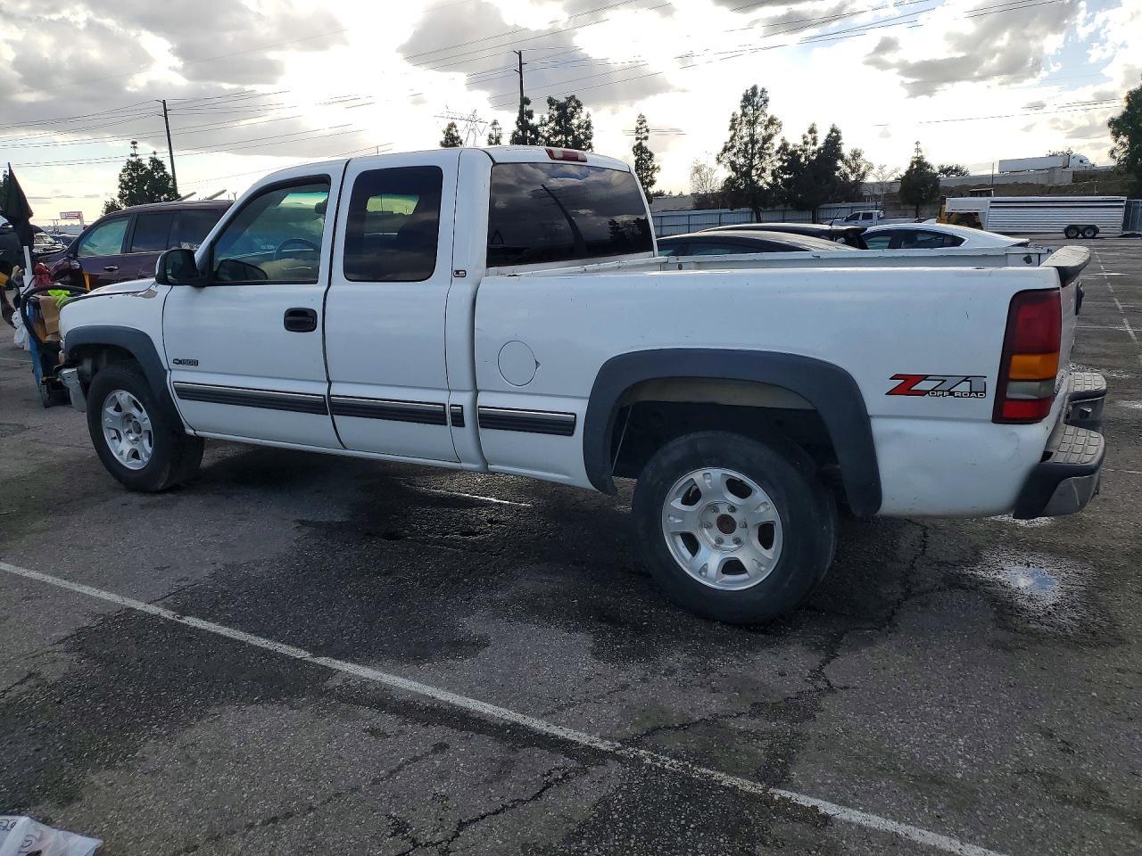2001 Chevrolet Silverado K1500 - Фото 2