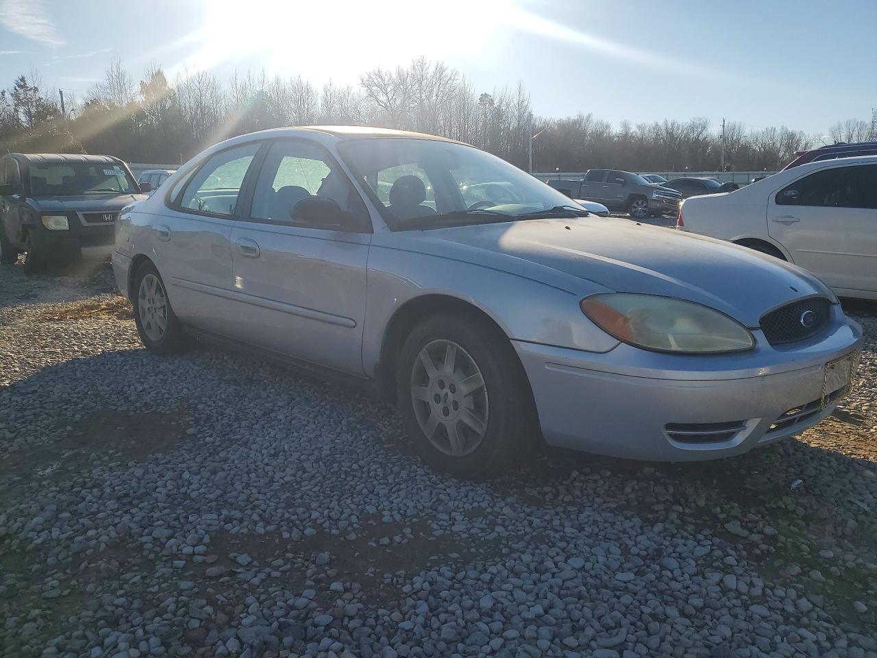 2005 Ford Taurus Se - Фото 4