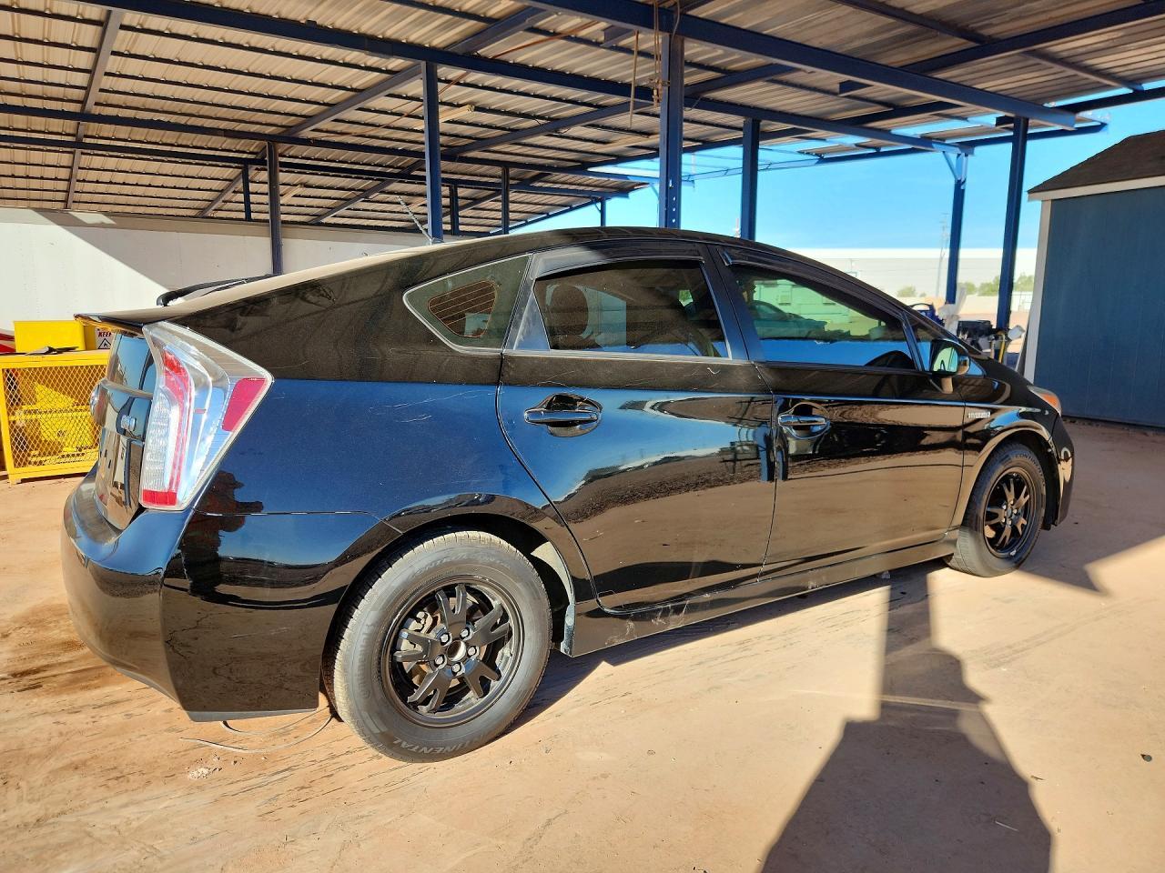 2015 Toyota Prius Two - Фото 3