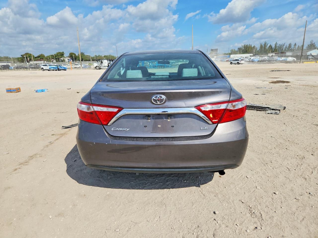 2016 Toyota Camry Le - Фото 6