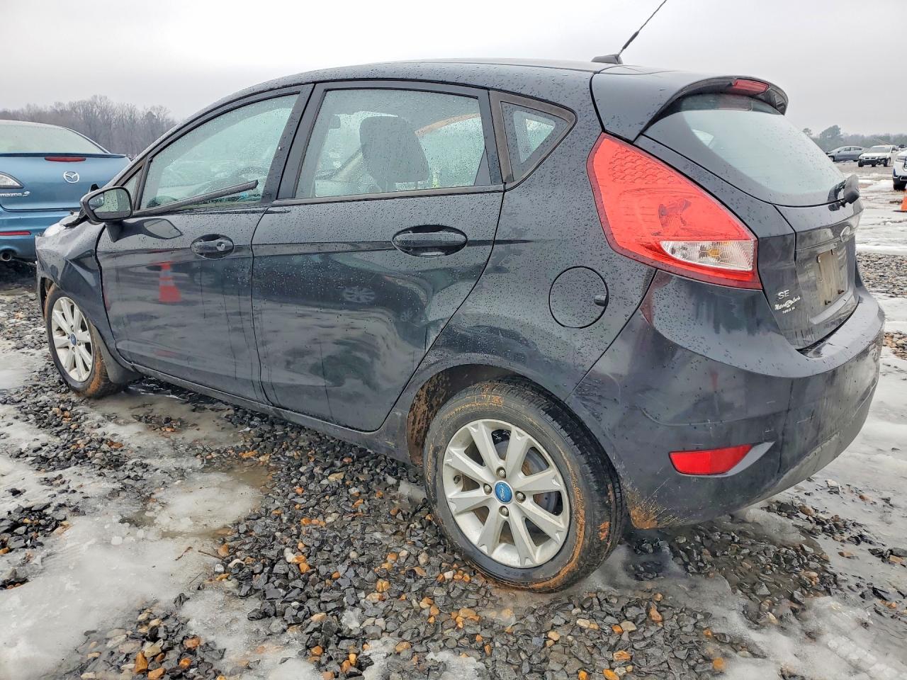 2011 Ford Fiesta Se - Фото 2