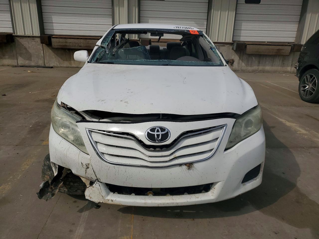 2010 Toyota Camry Le - Image 5