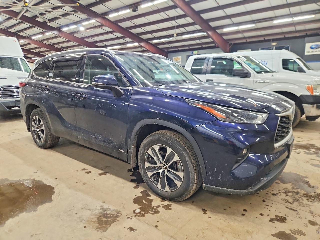 2022 Toyota Highlander Hybrid Xle - Image 4