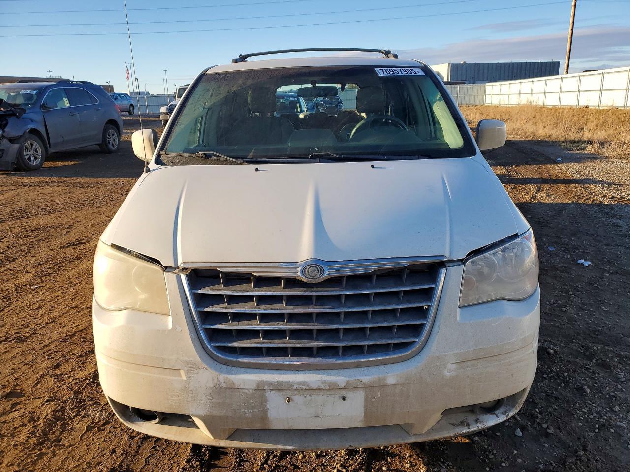 2009 Chrysler Town & Country Touring - Image 5