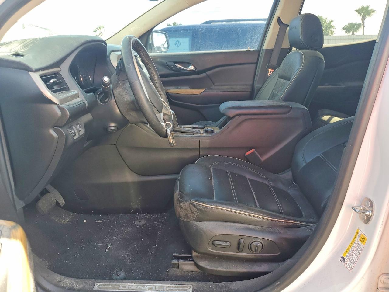 2017 GMC Acadia Denali - Фото 7