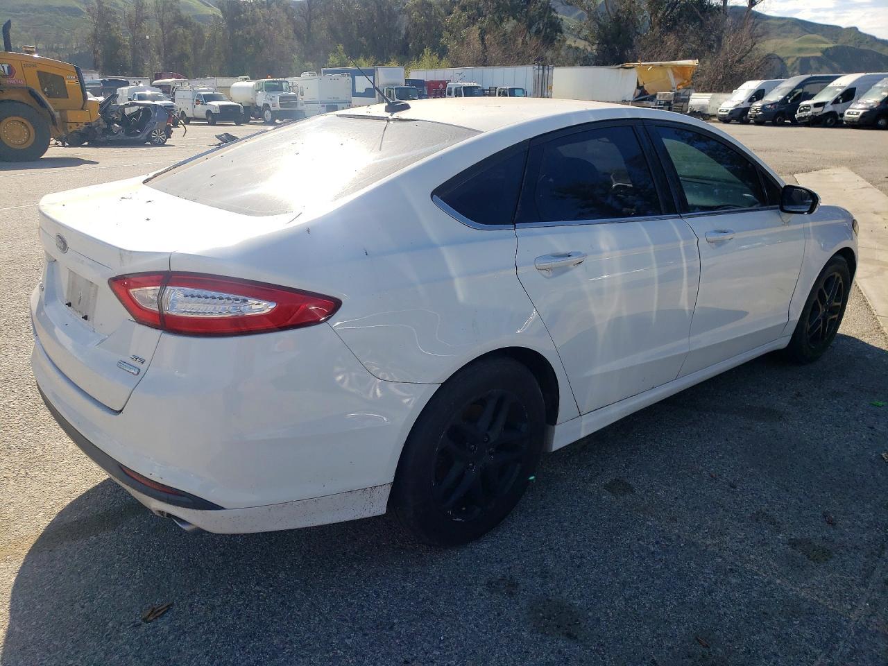 2016 Ford Fusion Se - Фото 3