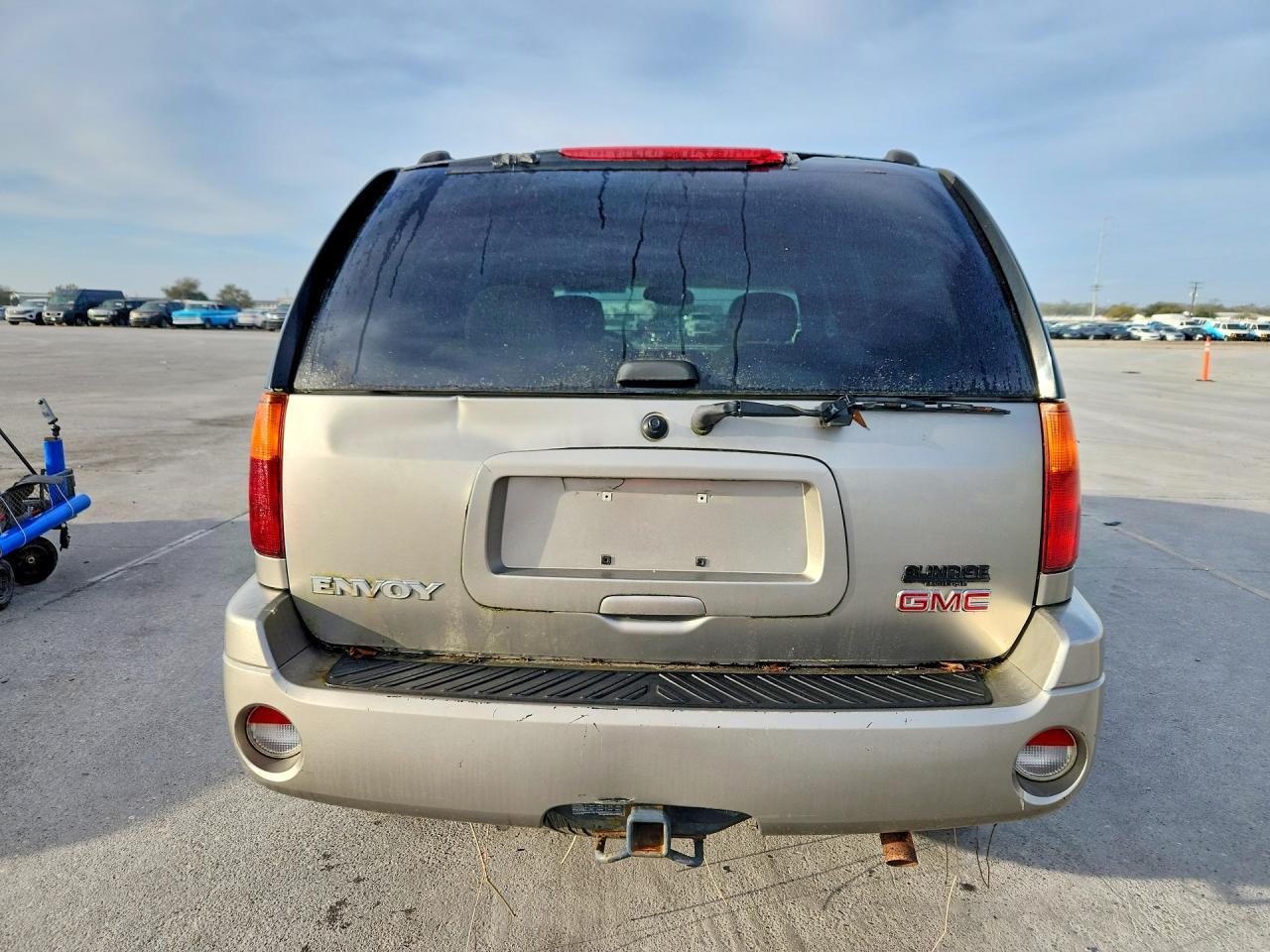 2003 GMC Envoy - Фото 6