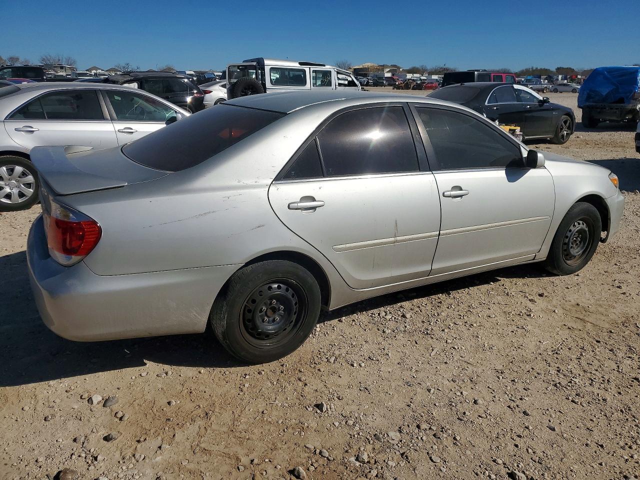 2005 Toyota Camry Le - Image 3