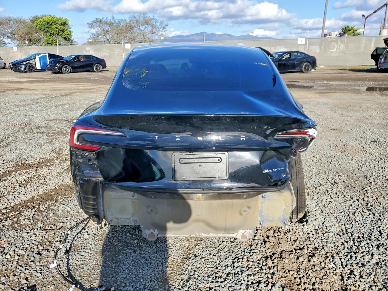 2024 Tesla Model 3 - Фото 6