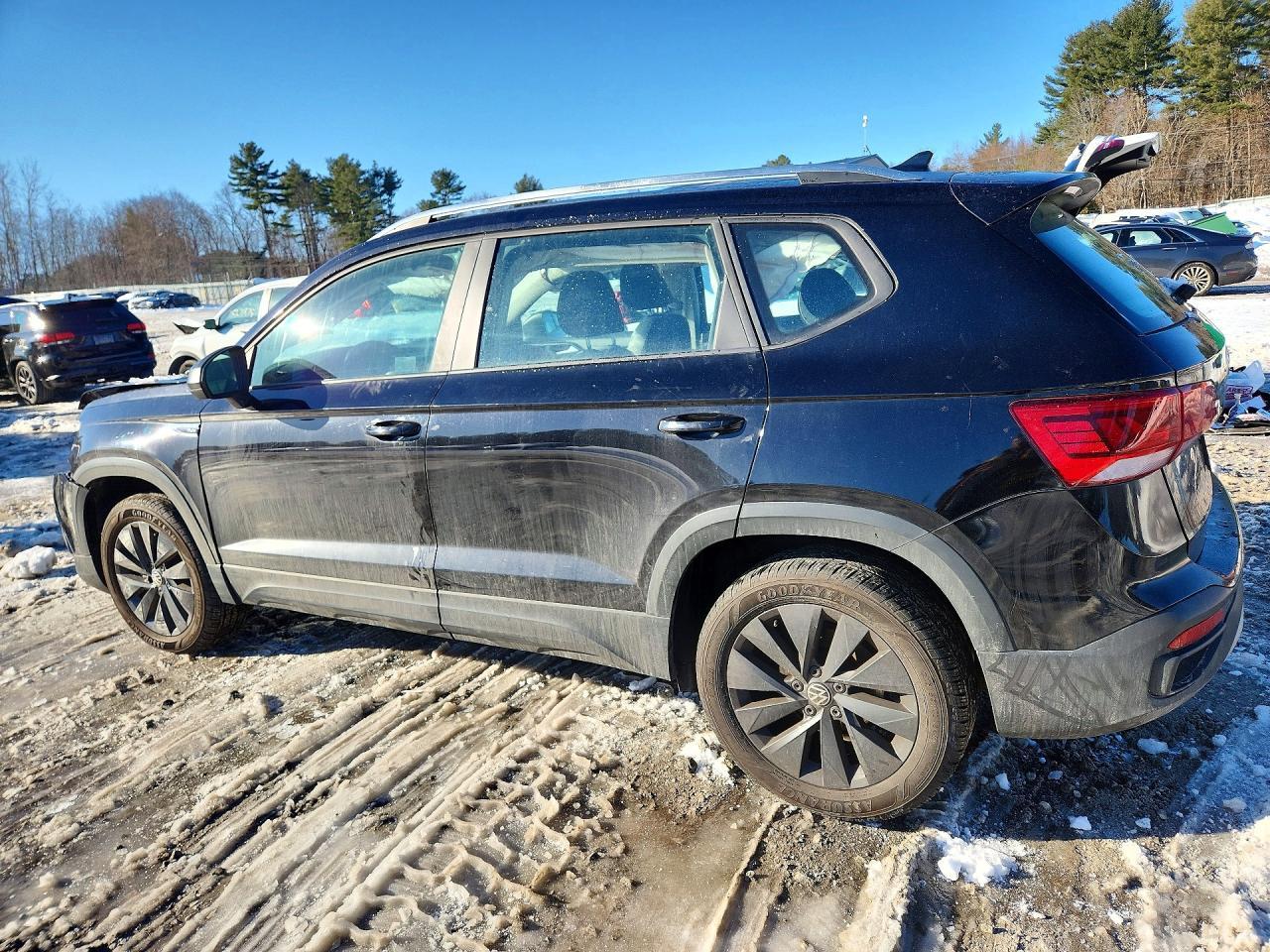 2023 Volkswagen Taos S - Фото 2