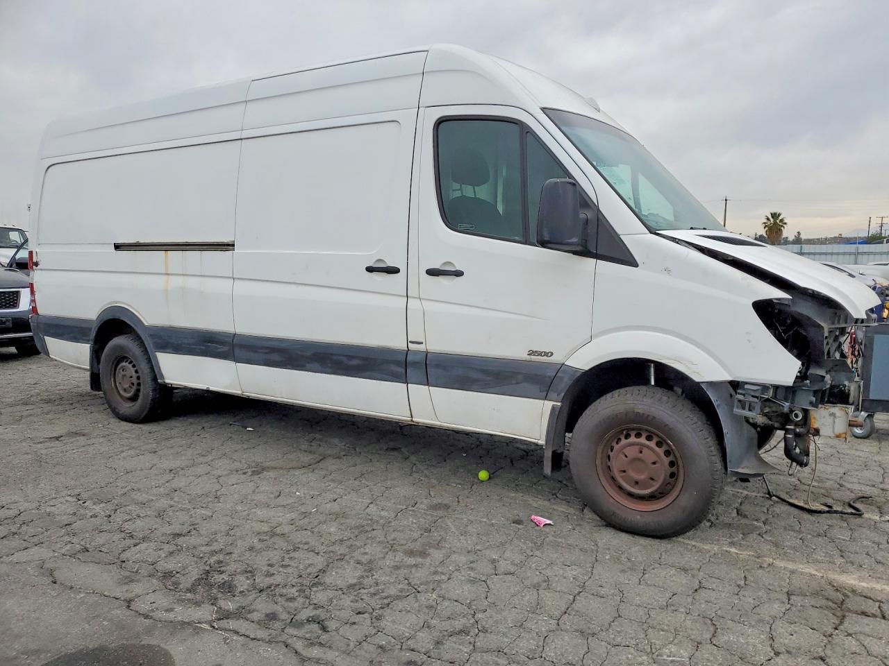 2011 Mercedes-Benz Sprinter 2500 - Image 4