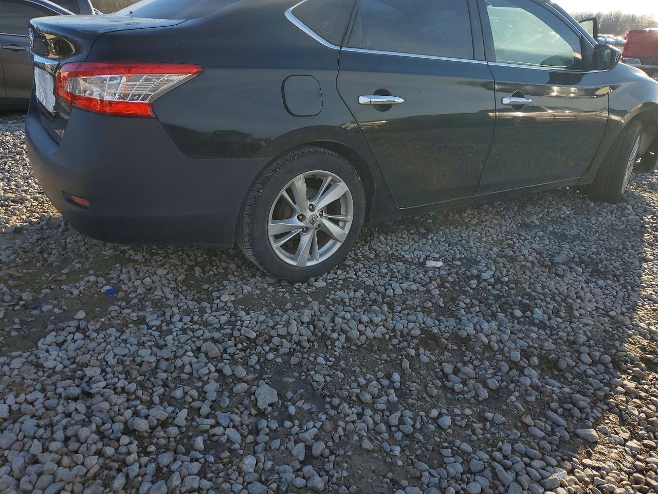 2015 Nissan Sentra S - Фото 3