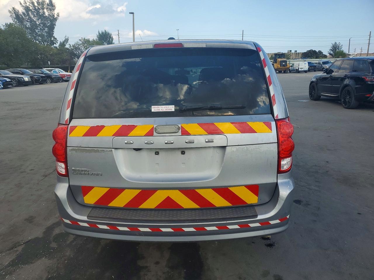 2016 Dodge Grand Caravan Se - Image 6