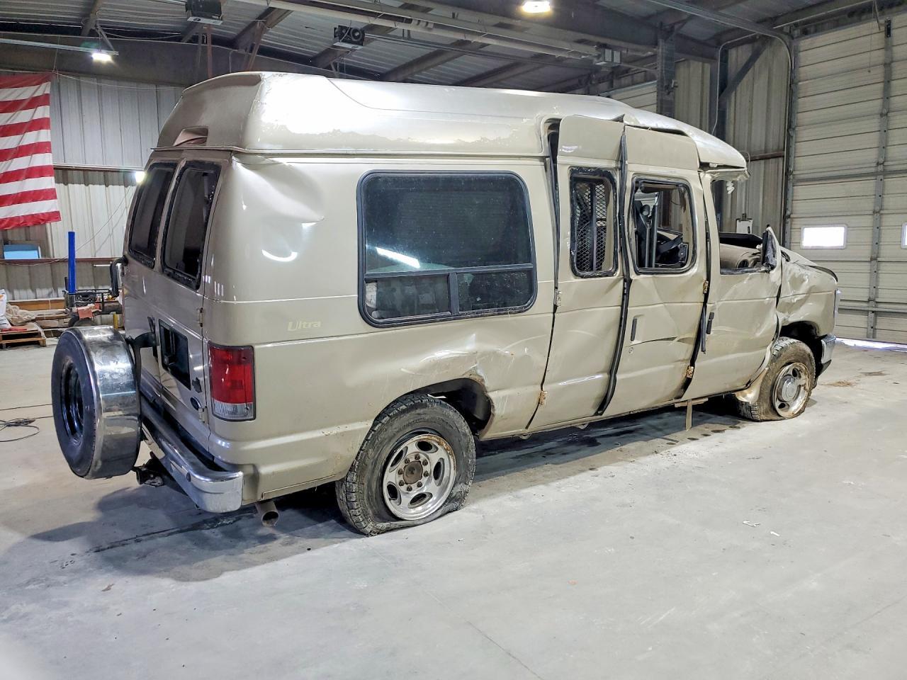 2008 Ford Econoline E250 Van - Фото 3