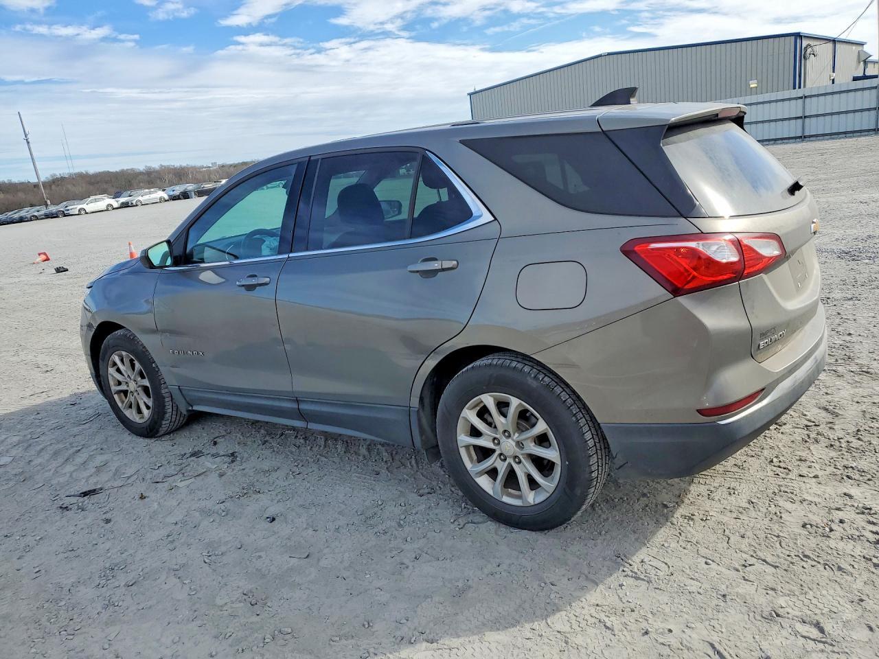 2019 Chevrolet Equinox Lt - Image 2