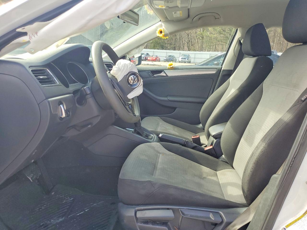 2017 Volkswagen Jetta S - Image 7