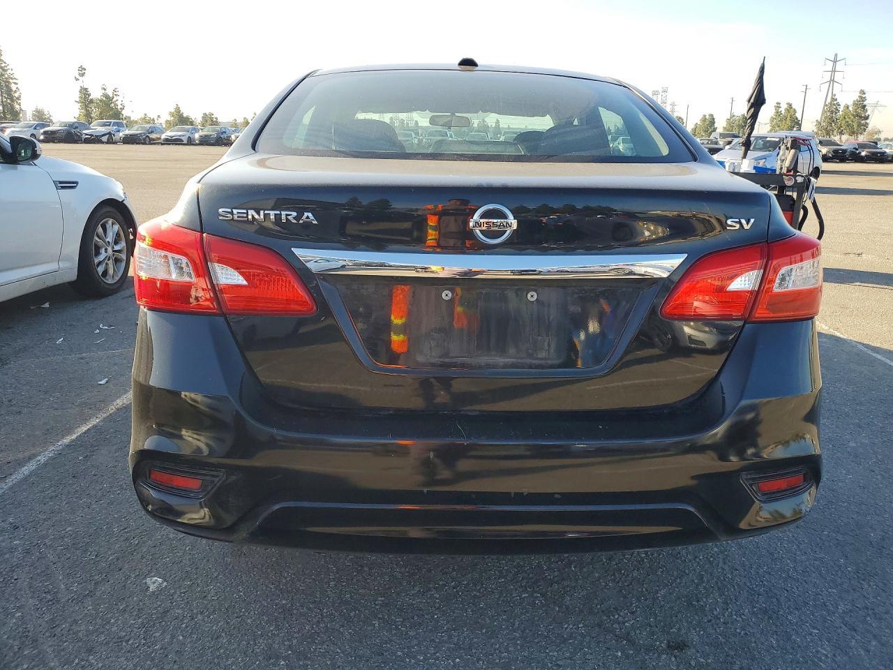 2018 Nissan Sentra Sv - Image 6