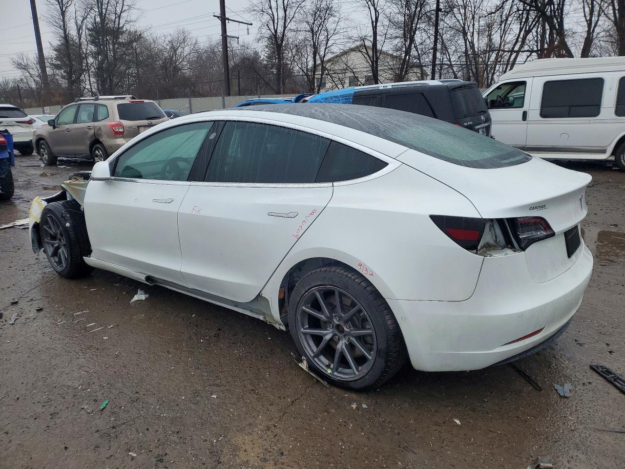 2020 Tesla Model 3 - Фото 2